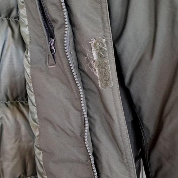 Eddie Bauer Weather Redge Down Winter Coat. - Picture 5 of 14